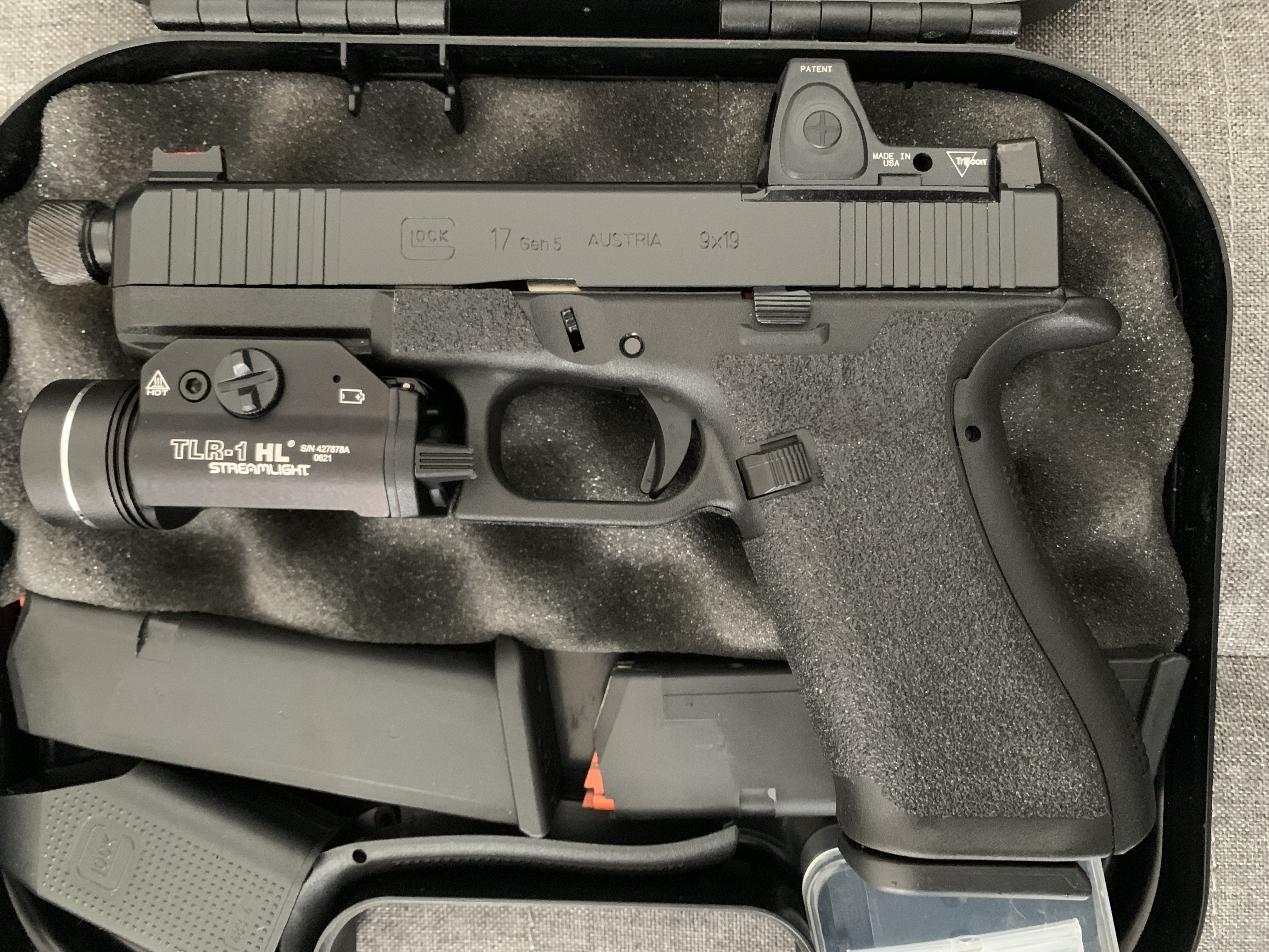 Picture of my Glock 17 setup